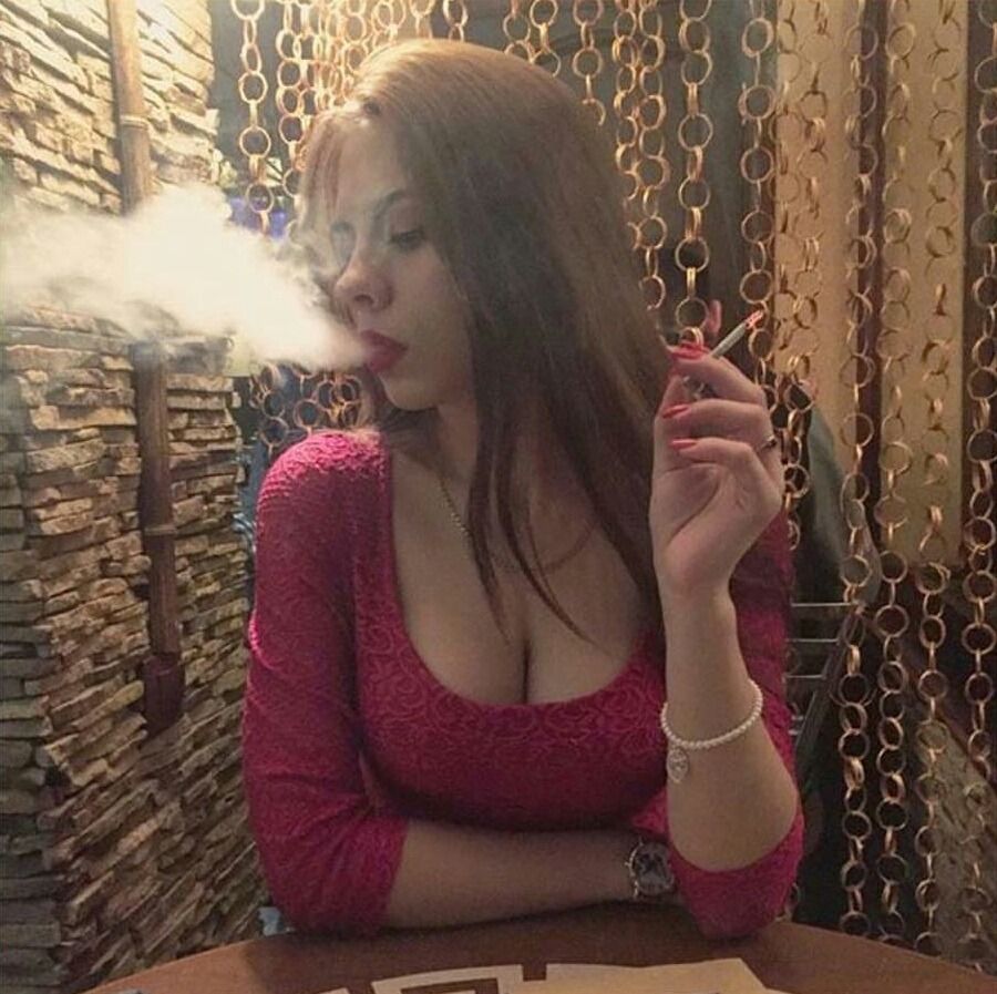 stripchat women smoking